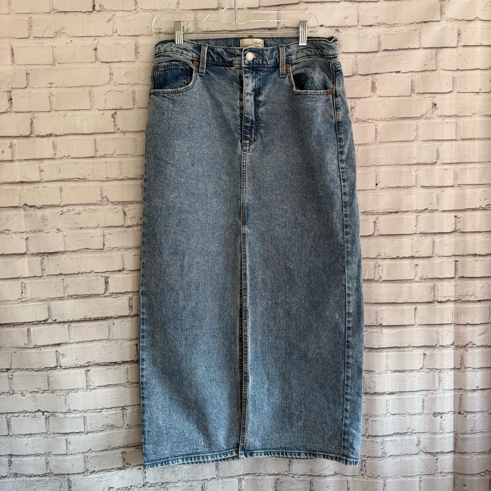 Universal Thread Blue Denim Skirt NWOT - Picture 1 of 5